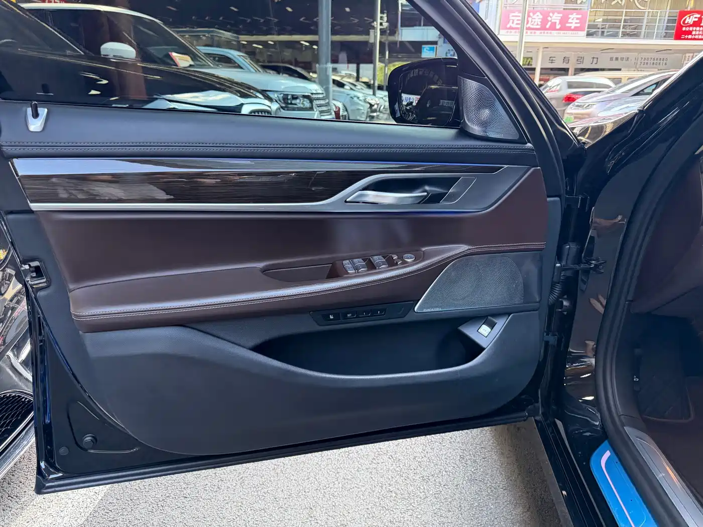 BMW 7 Series, миниатюра 15