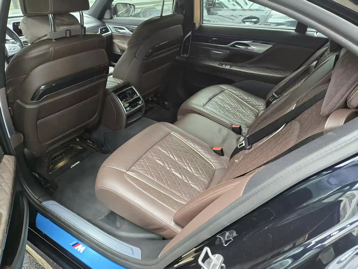 BMW 7 Series 2021 Model 740Li Leading M Sport Package фото 6