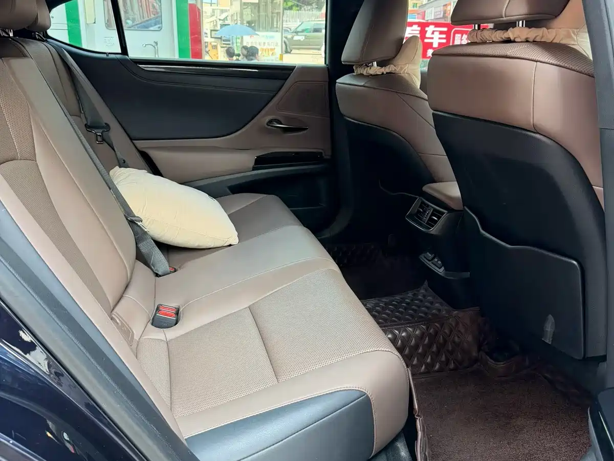 Lexus ES 2021 200 Excellence Edition фото 5