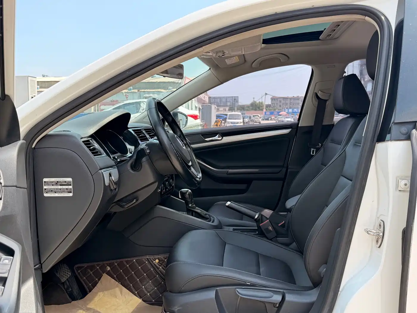 Volkswagen Sagitar 2016 230TSI 25th Anniversary Edition фото 11