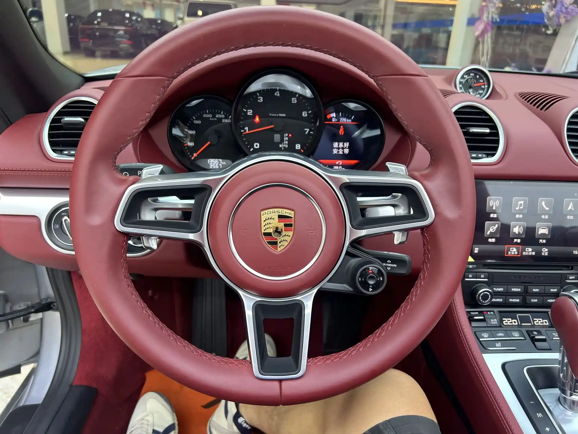 Photo 8 - Porsche 718