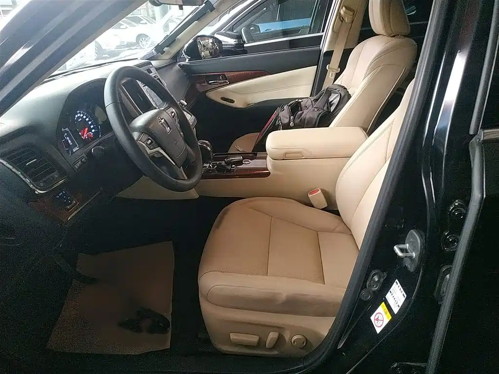 Toyota Crown 2015 2.0T Fashion фото 7