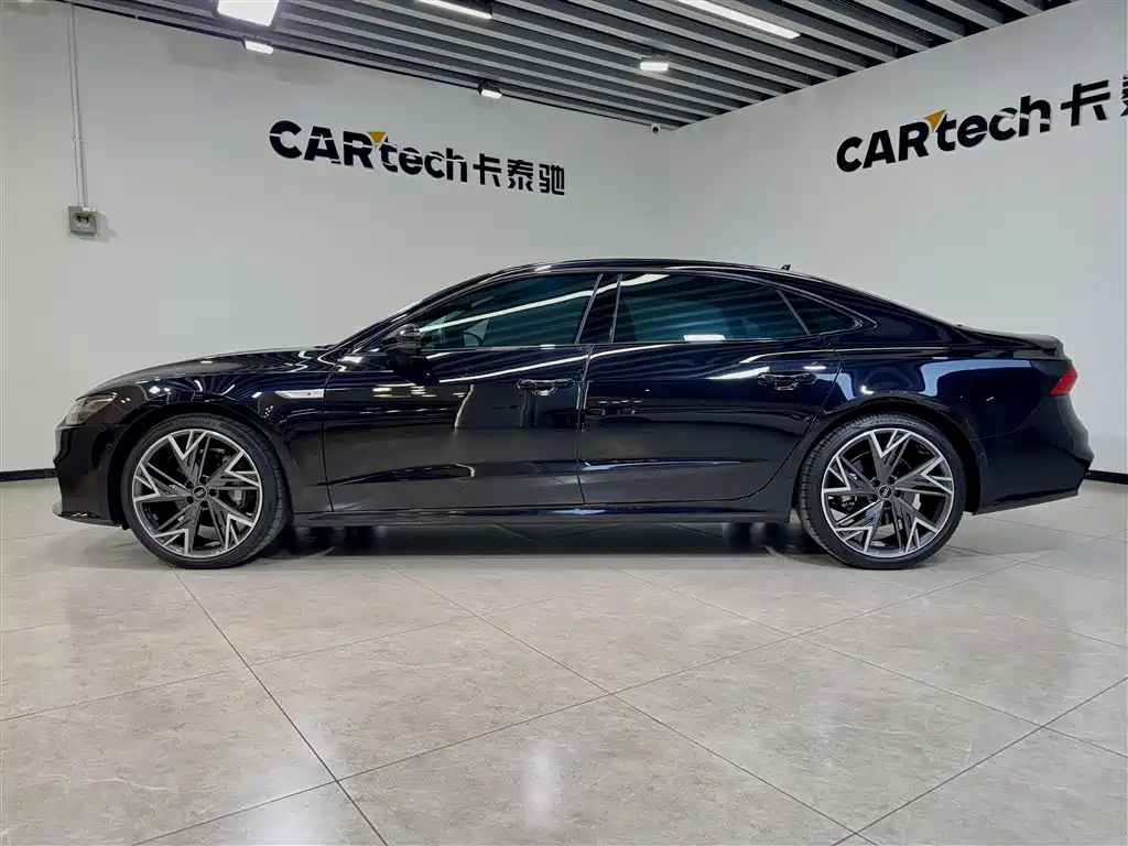Audi A7L 2023 45 TFSI quattro S-line Black Warrior Edition фото 7