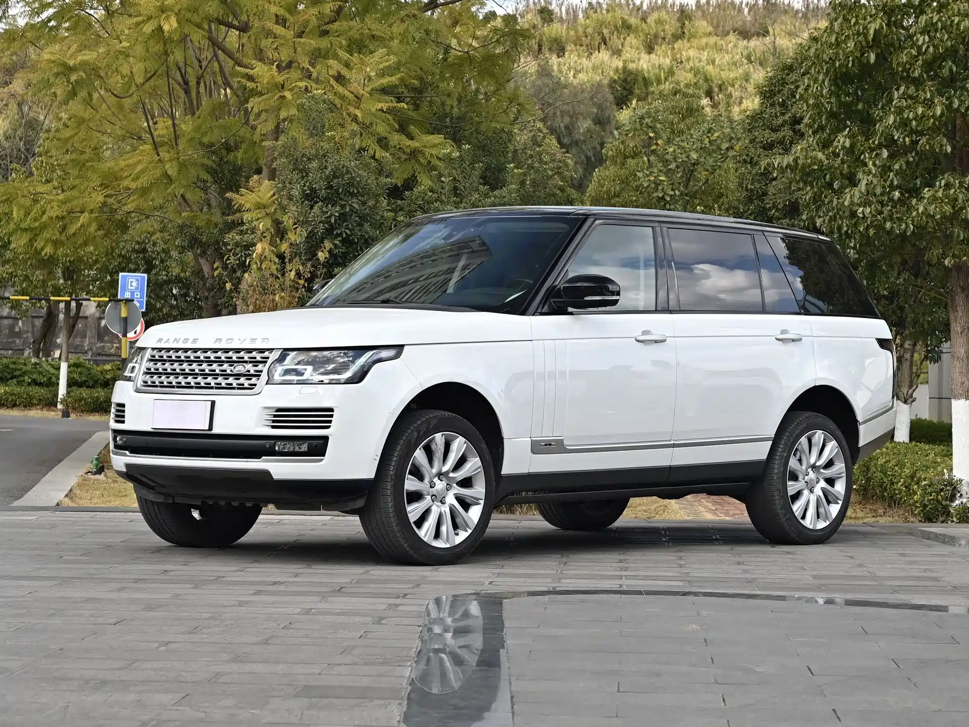 Фото 1 - Land Rover Range Rover
