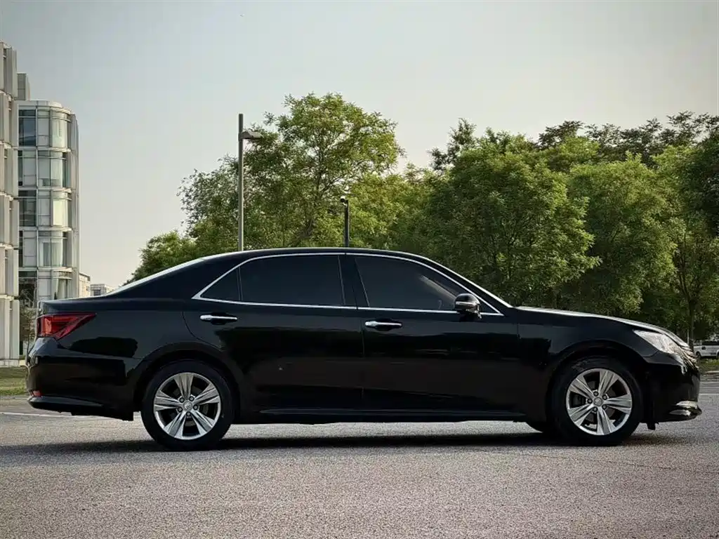 Toyota Crown 2015 2.0T Fashion фото 25