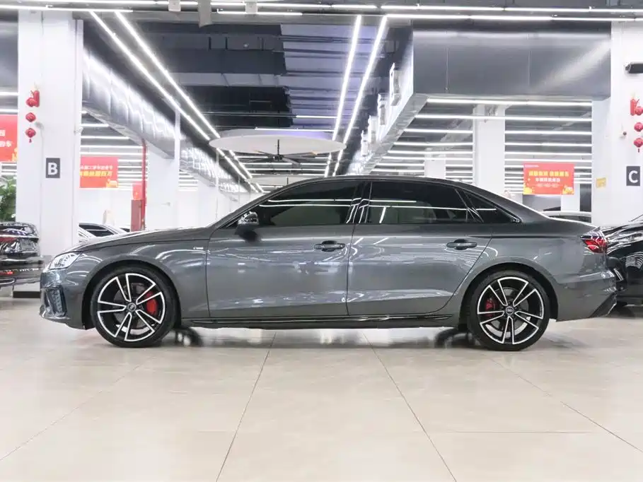 Audi A4L 2023 45 TFSI quattro Premium Sport фото 3
