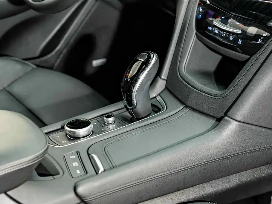 Cadillac XT6 2022 2.0T 6-Seater 4WD Luxury Edition фото 19