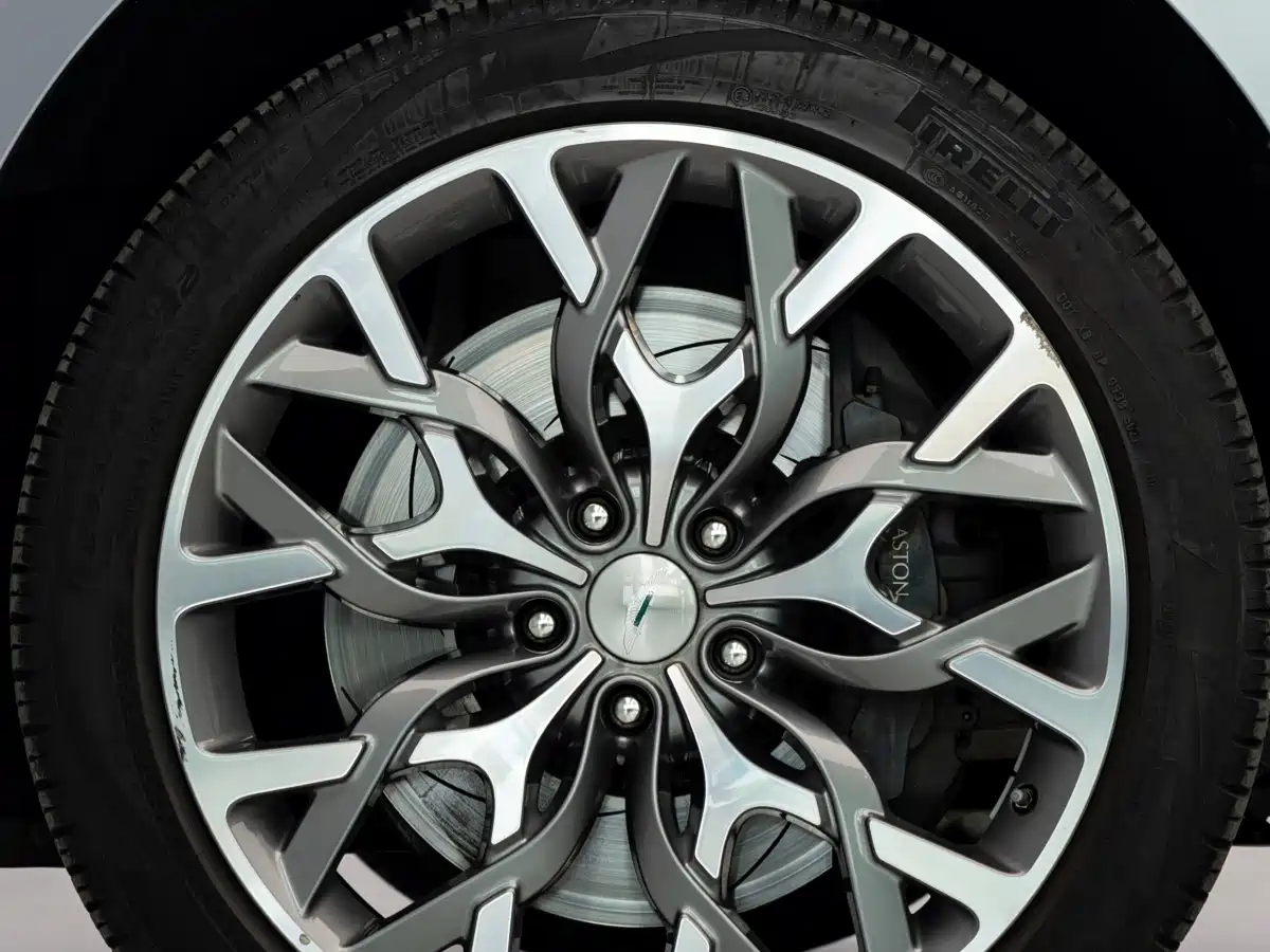 Aston Martin DBX 2022 2022 3.0T STRAIGHT-SIX