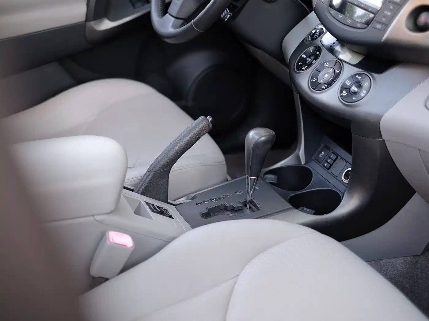 Toyota RAV4 Rongfang 2009 2.4L Automatic Luxury Edition фото 58