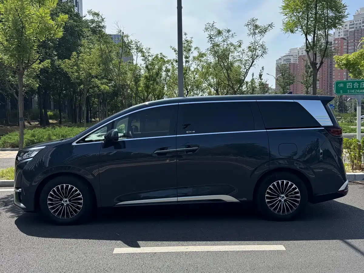 Denza D9 2022 EV 600 4WD Flagship фото 3