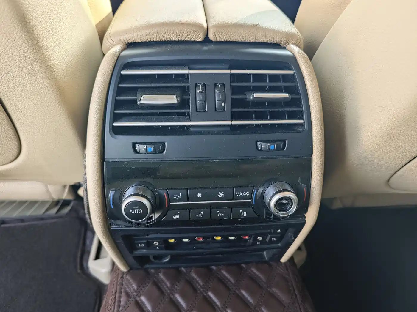 BMW 7 Series 2011 730Li Elegance фото 7