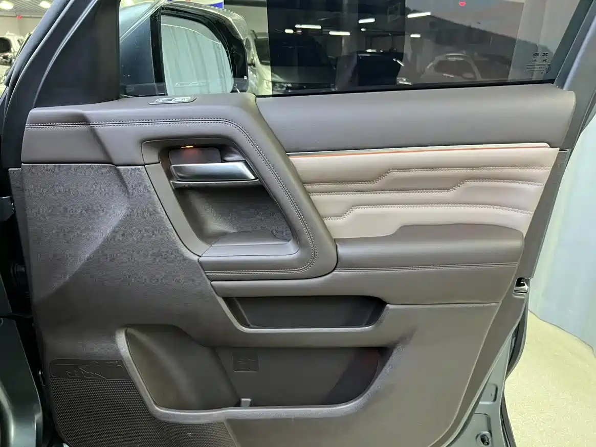 BAIC ORV Beijing Off-Road BJ60 2022 Model 2.0T 11th Edition 5-Seater фото 16