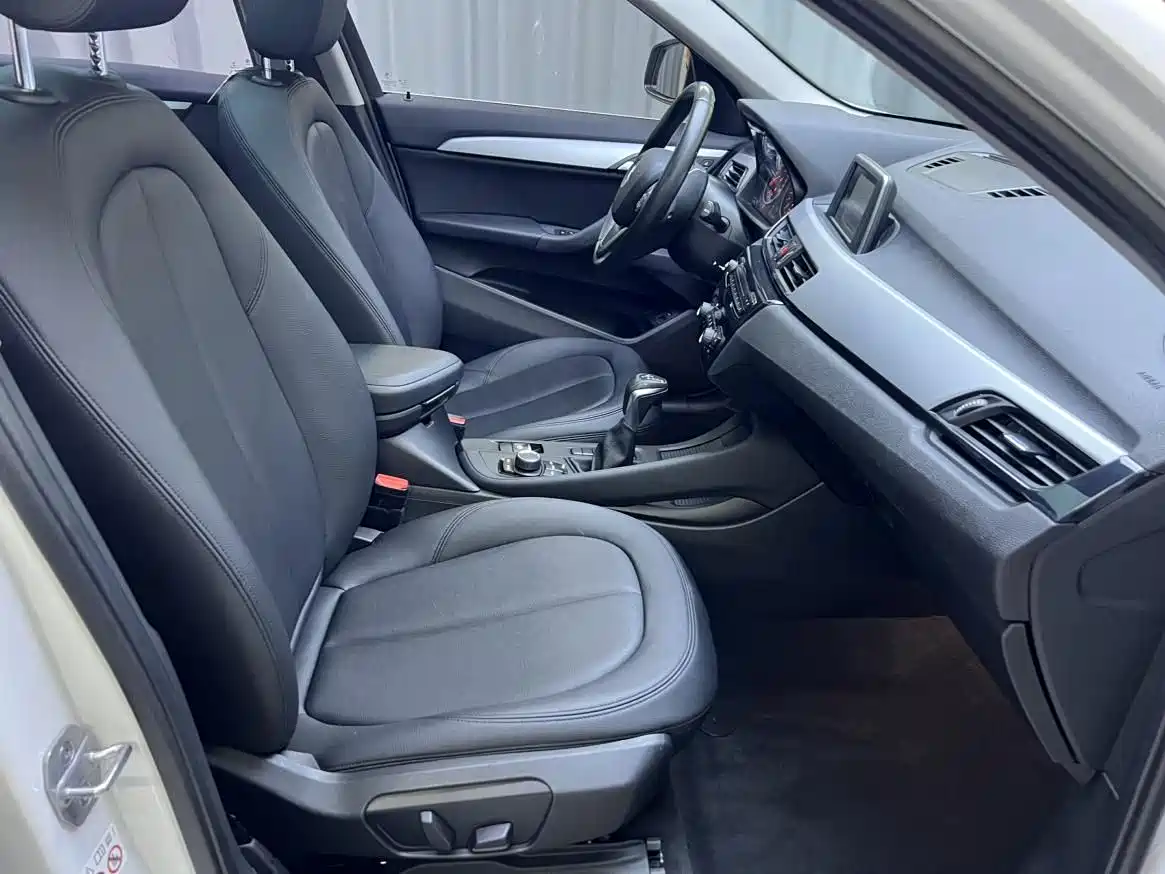 BMW X1 2018 sDrive20Li Leading Model фото 16