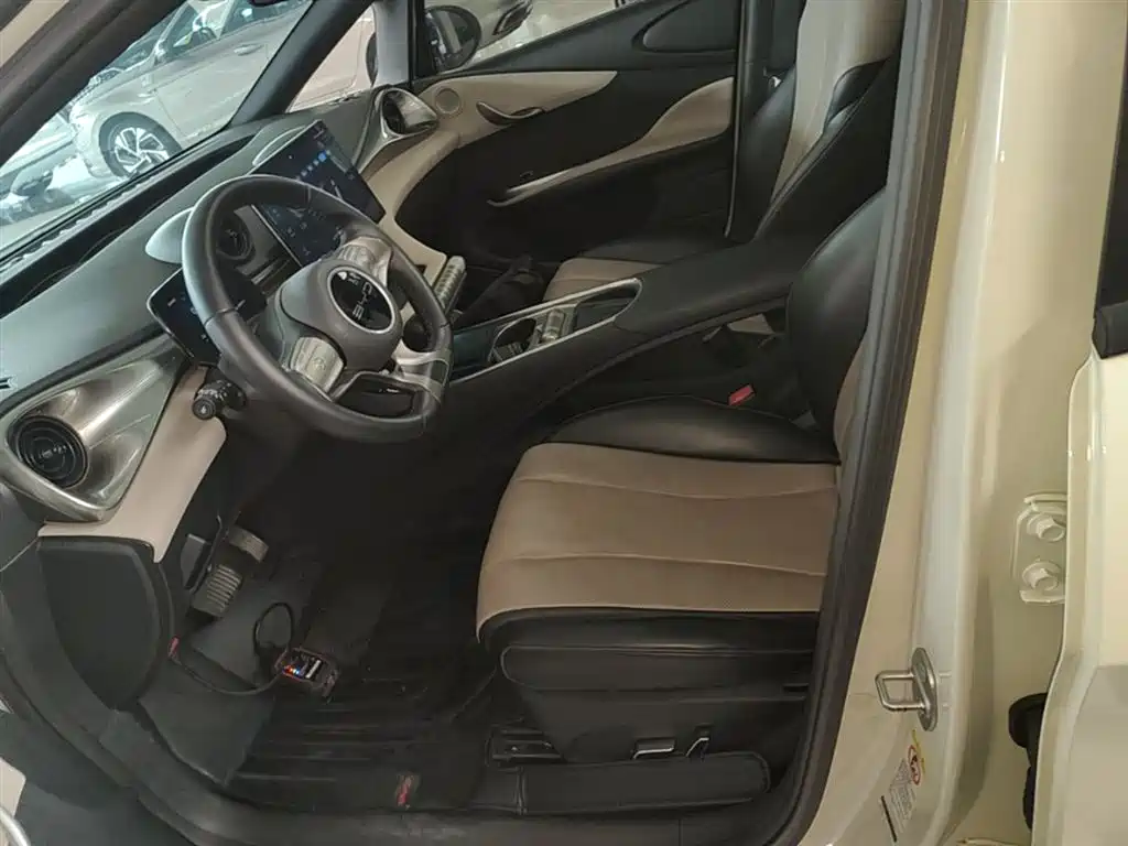 BYD Dolphin 2024 Glory Edition 420km Fashion Edition фото 15