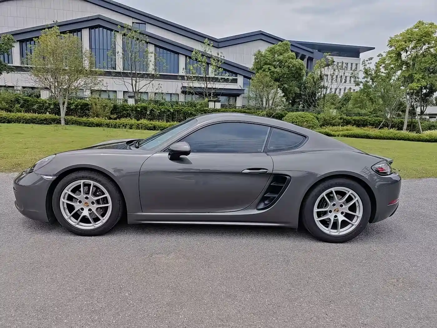 Porsche 718 2022 Cayman 2.0T фото 2