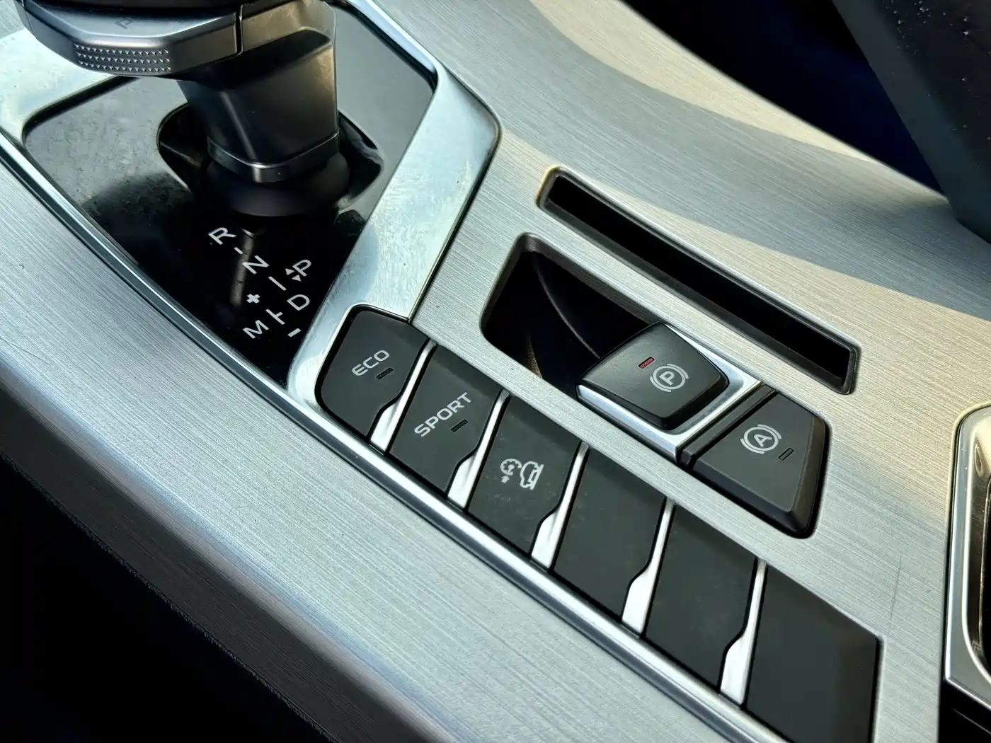 GEELY AUTOMOBILE BINYUE