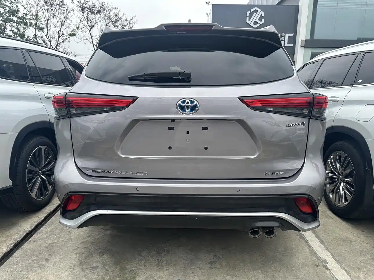 Toyota Crown Kluger 2021 2.5L HEV AWD Flagship Edition фото 20