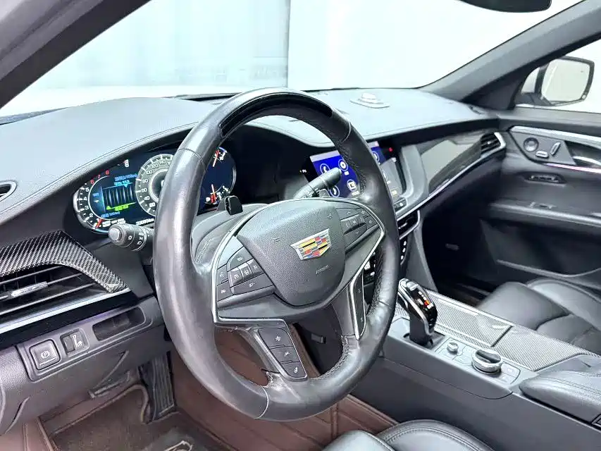 CADILLAC CT6