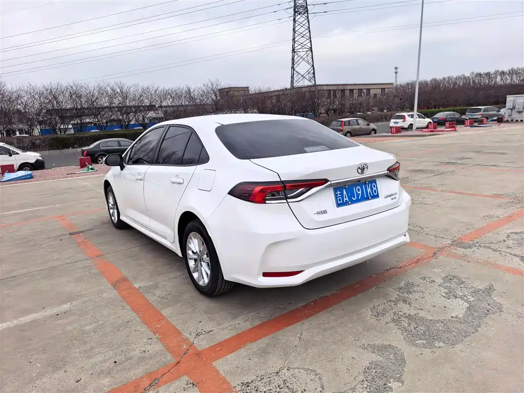 Toyota Corolla 2021 1.2T S-CVT Elite PLUS Edition фото 9