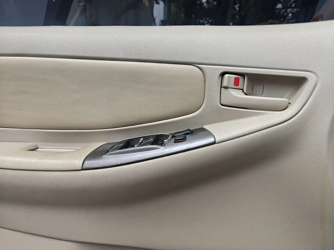 Toyota Corolla 2013 1.6L Automatic Luxury фото 10