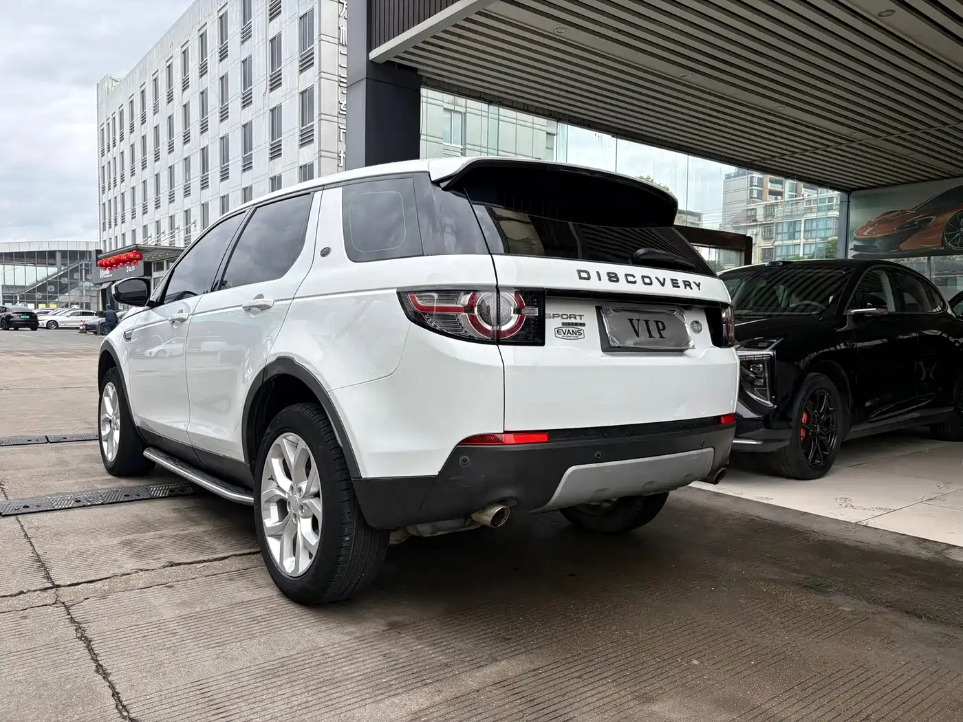 Land Rover Discovery Sport 2018 240PS HSE Edition фото 5