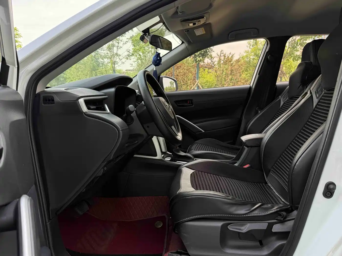 Toyota Frontlander 2024 2.0L CVT Elite Edition фото 4