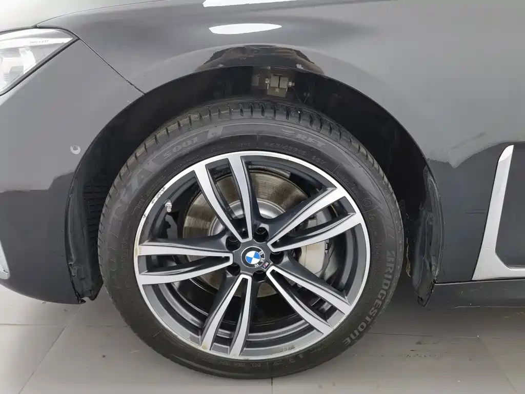 Photo 17 - BMW 7 Series