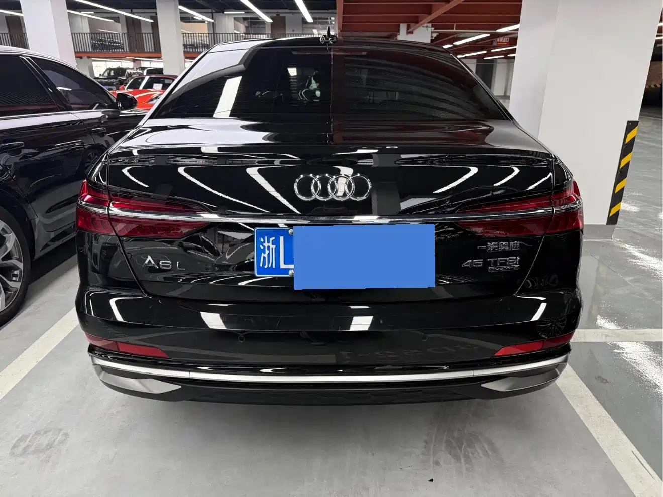 Фото 13 - Audi A6L
