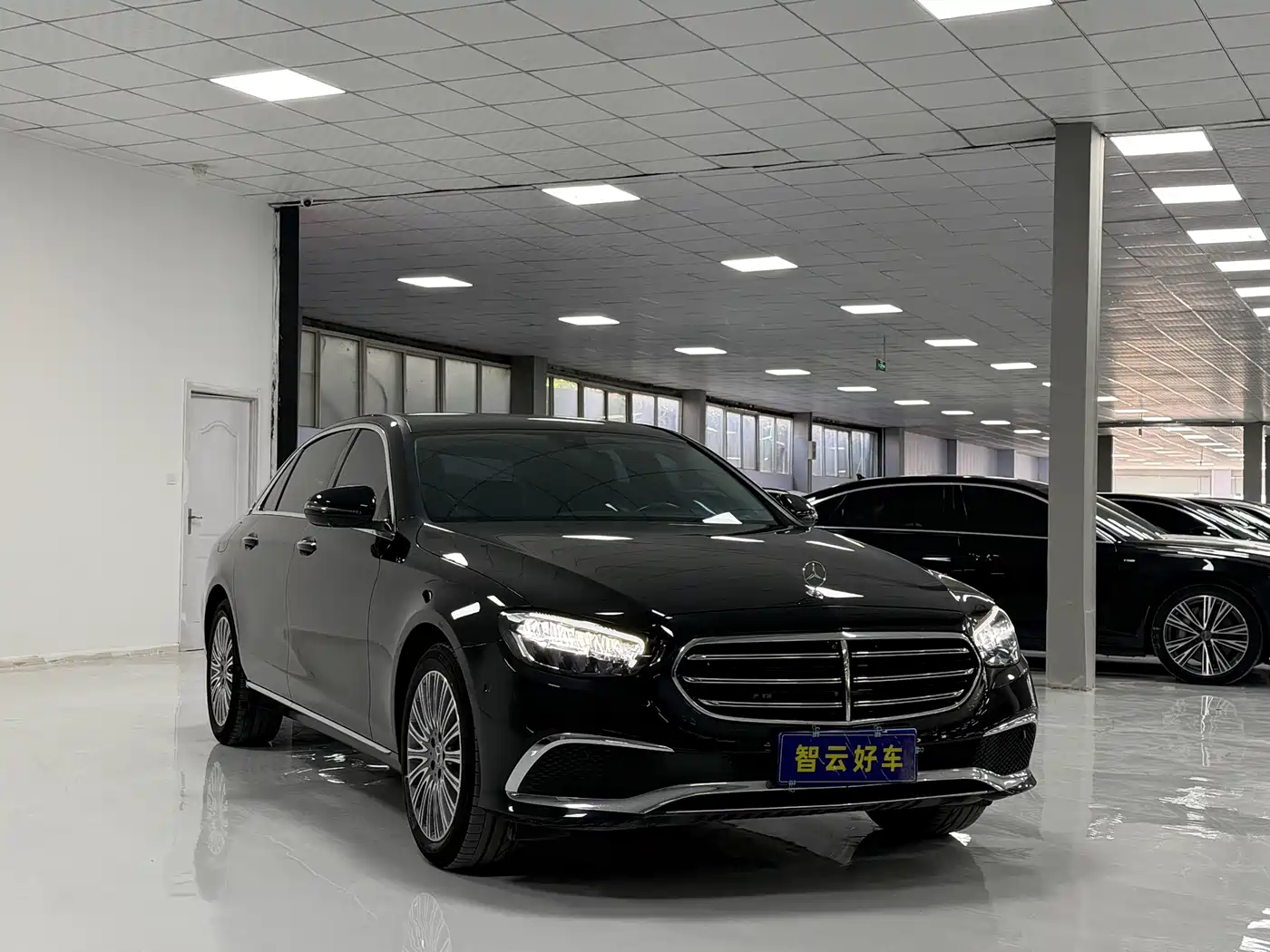 Mercedes-Benz E-Class 2021 E 300 L Fashion фото 3