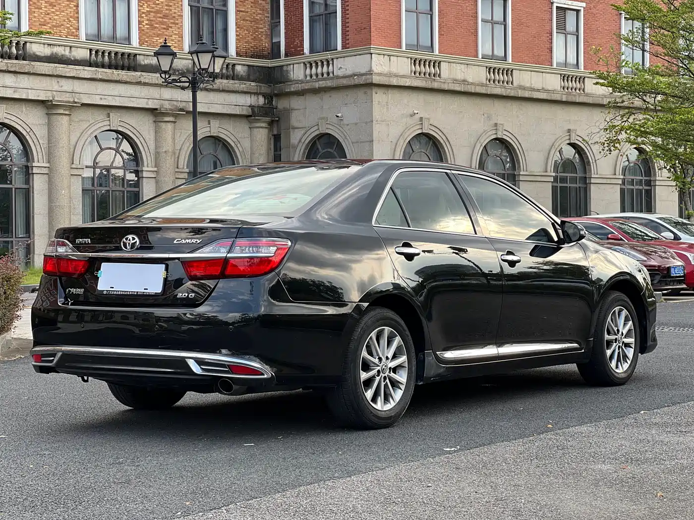 Toyota Camry 2016 2.0G 10th Anniversary Luxury Edition фото 6