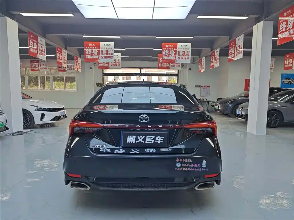 Toyota Avalon 2023 2.0L Luxury Edition фото 8