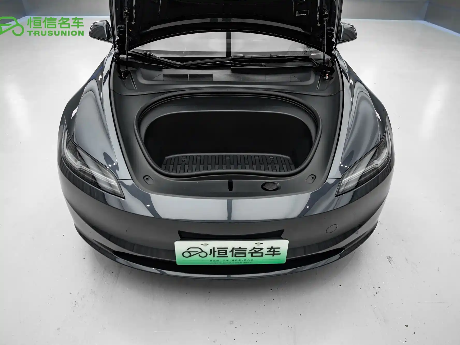 Фото 11 - Tesla Model 3