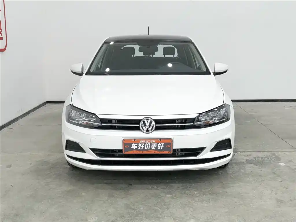 Volkswagen Polo 2019 Plus 1.5L Automatic Panorama Enjoyment Edition фото 3