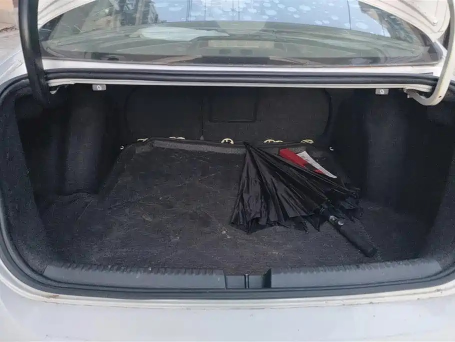 Volkswagen Sagitar 2014 1.6L Manual Comfort фото 4