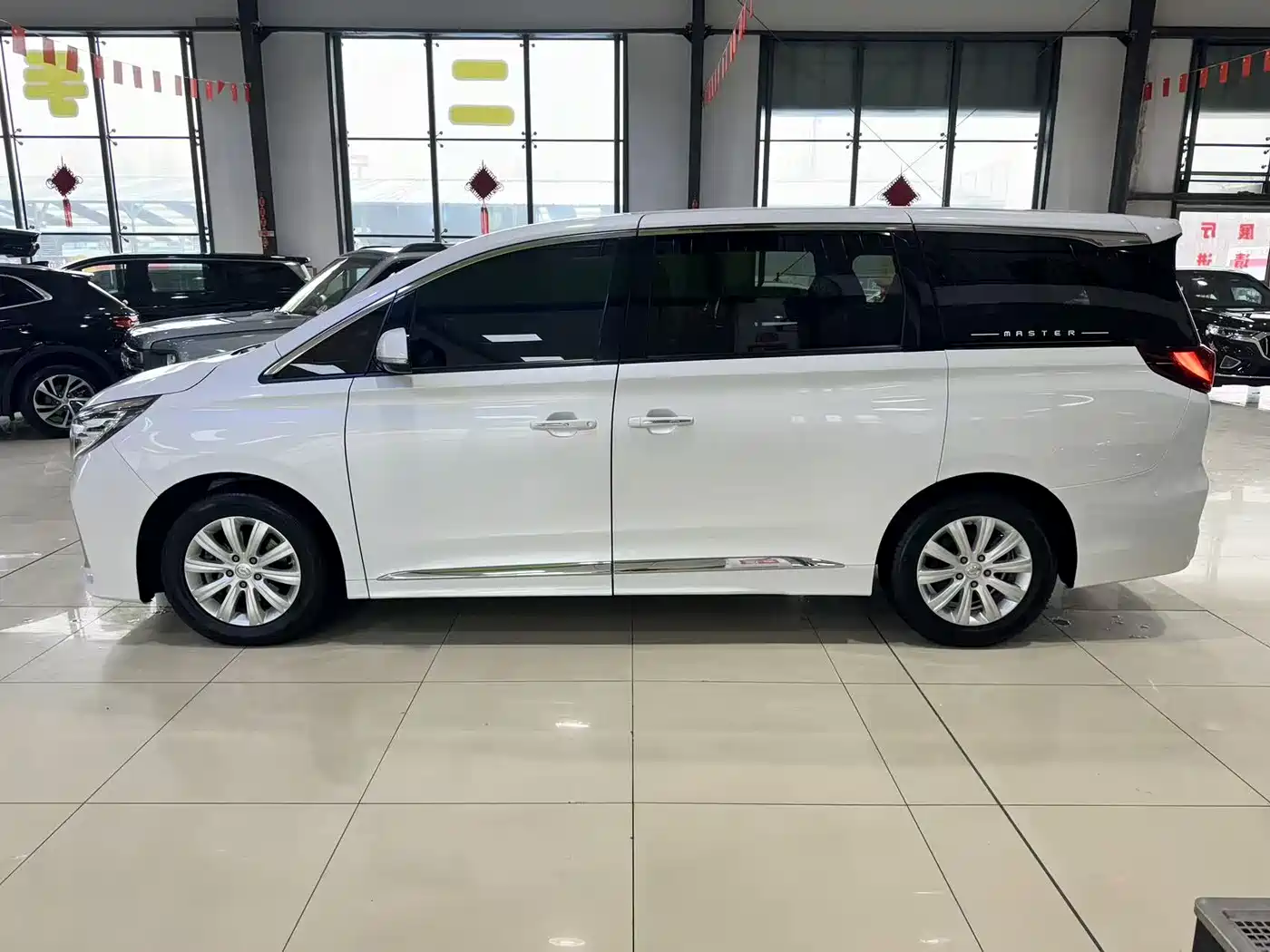 GAC Trumpchi Trumpchi M8 2020 Pilot 390T Premium Edition фото 10