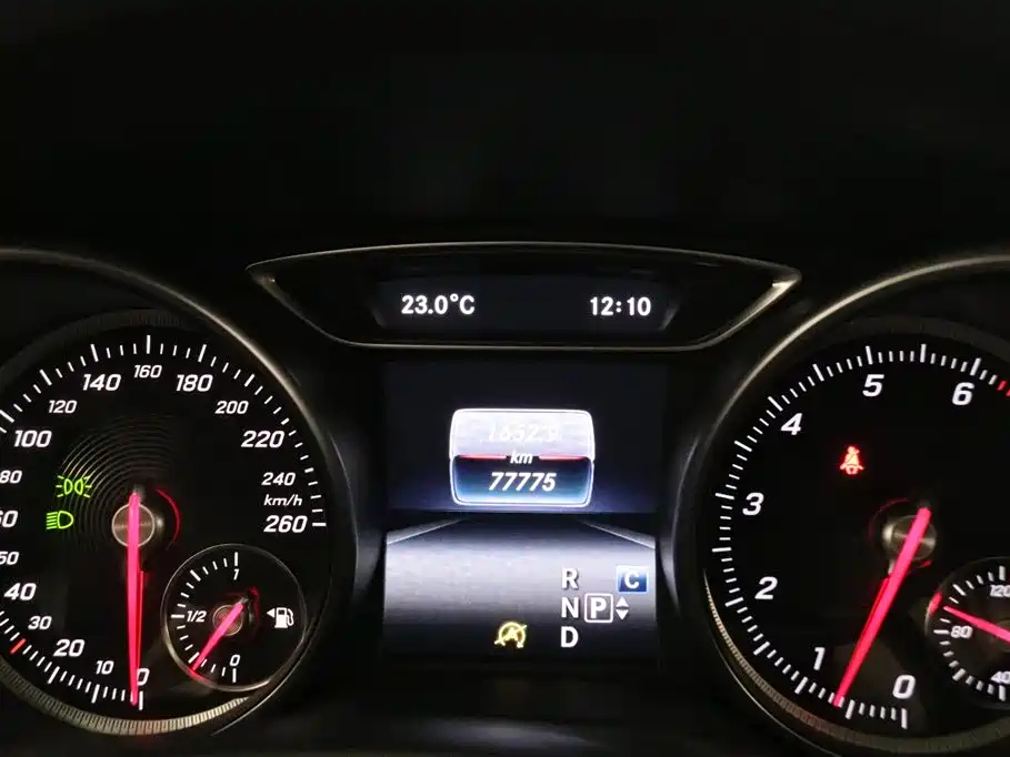 Mercedes-Benz GLA 2017 GLA 200 Dynamic фото 7