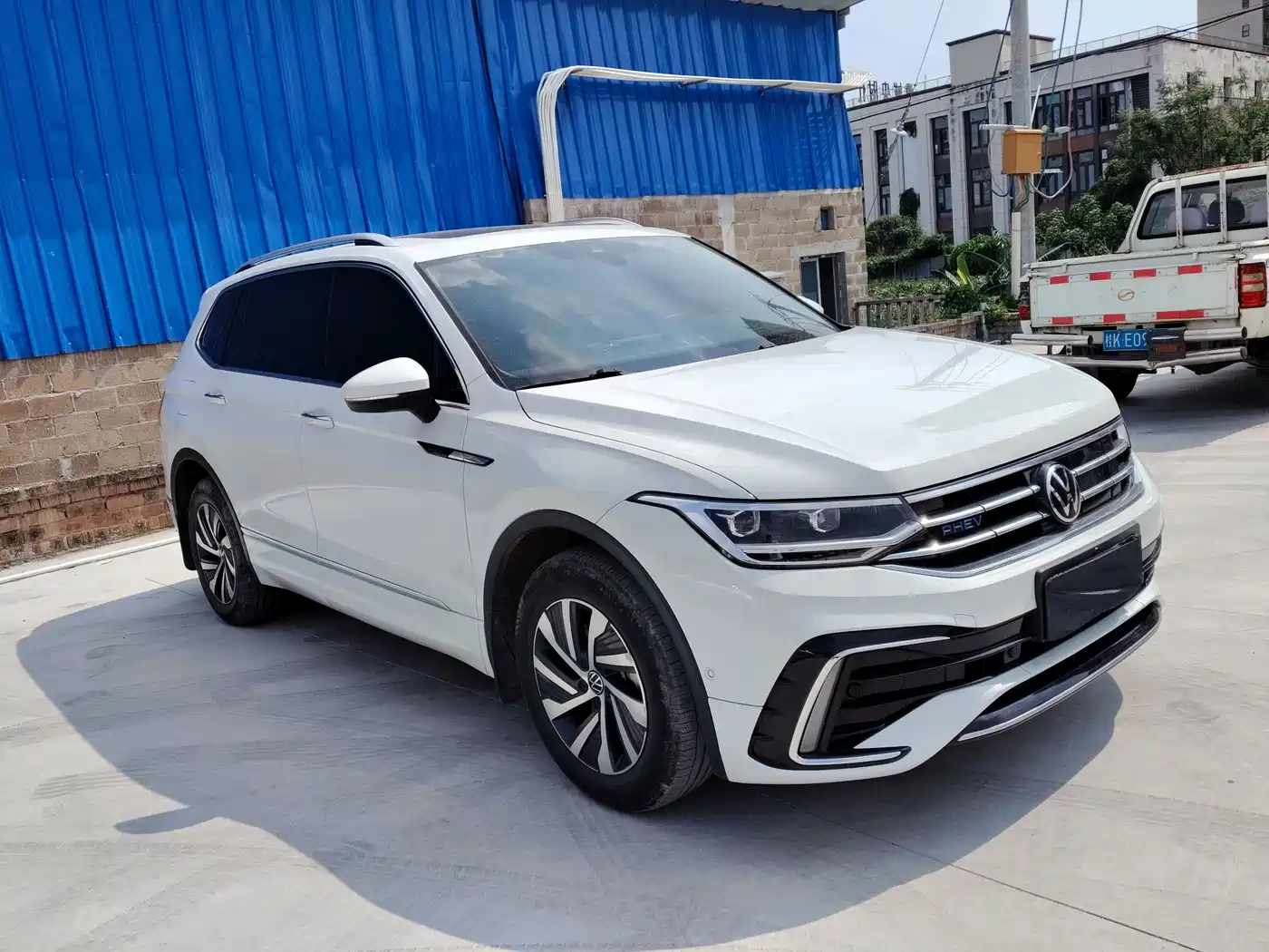 Volkswagen Tiguan L 2022 330TSI Automatic 2WD R-Line Flagship Edition фото 3