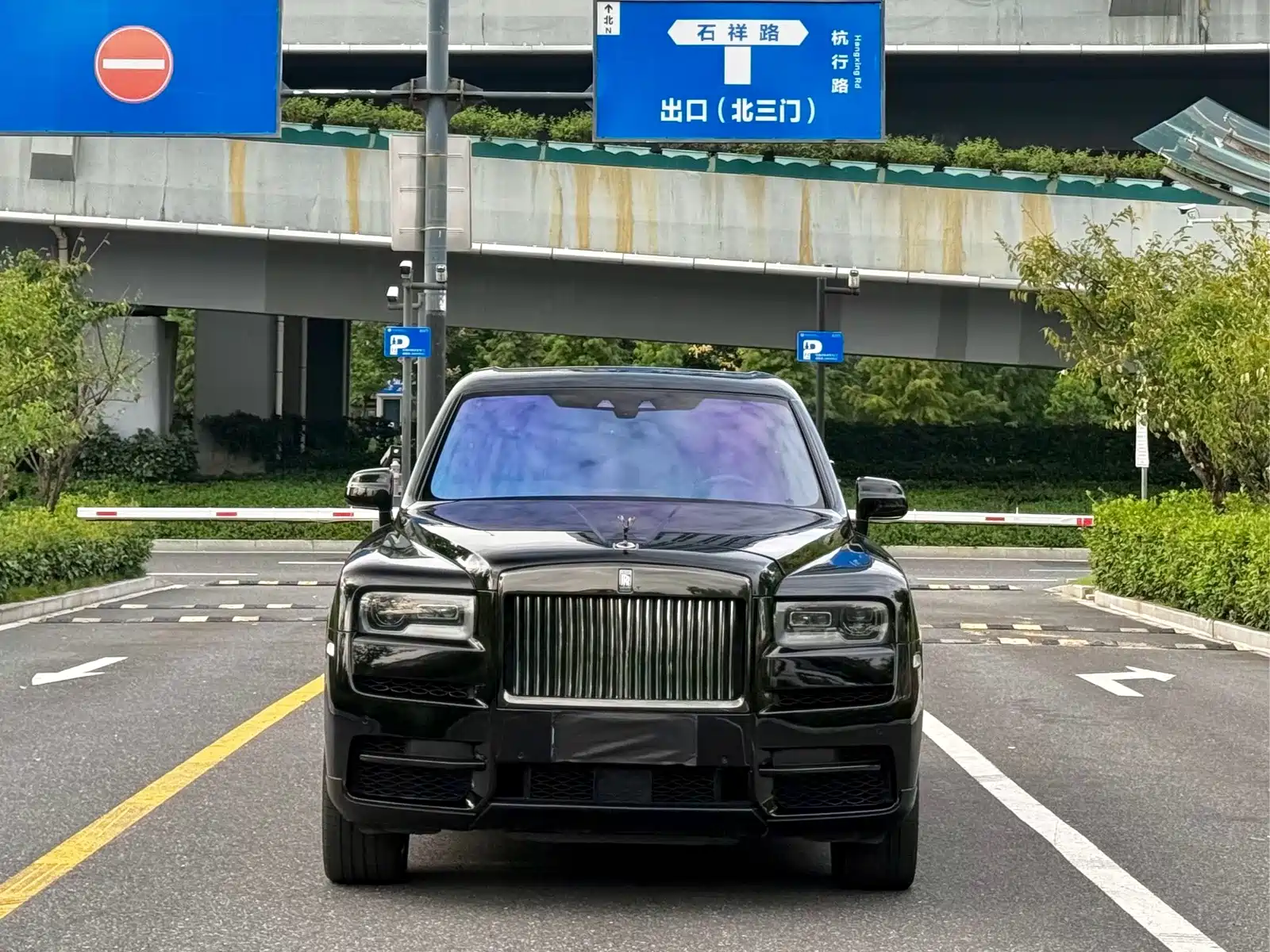 Фото 1 - Rolls-Royce Cullinan