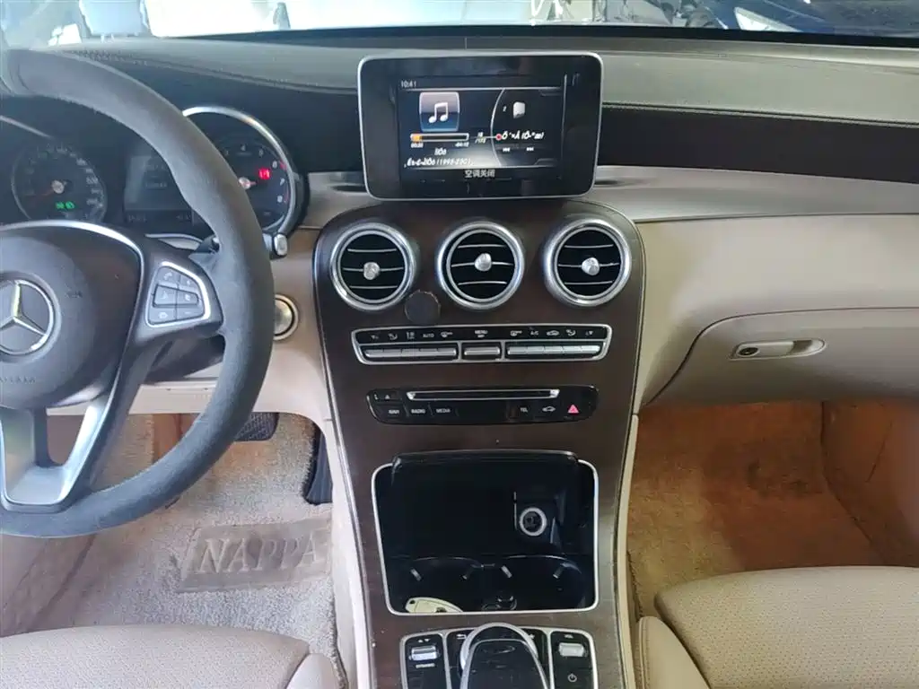 Mercedes-Benz GLC 2017 GLC 300 4MATIC Dynamic фото 13