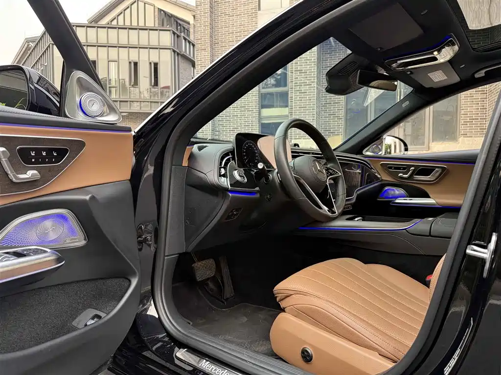 Mercedes-Benz E-Class 2024 Model E 300 L Luxury фото 5