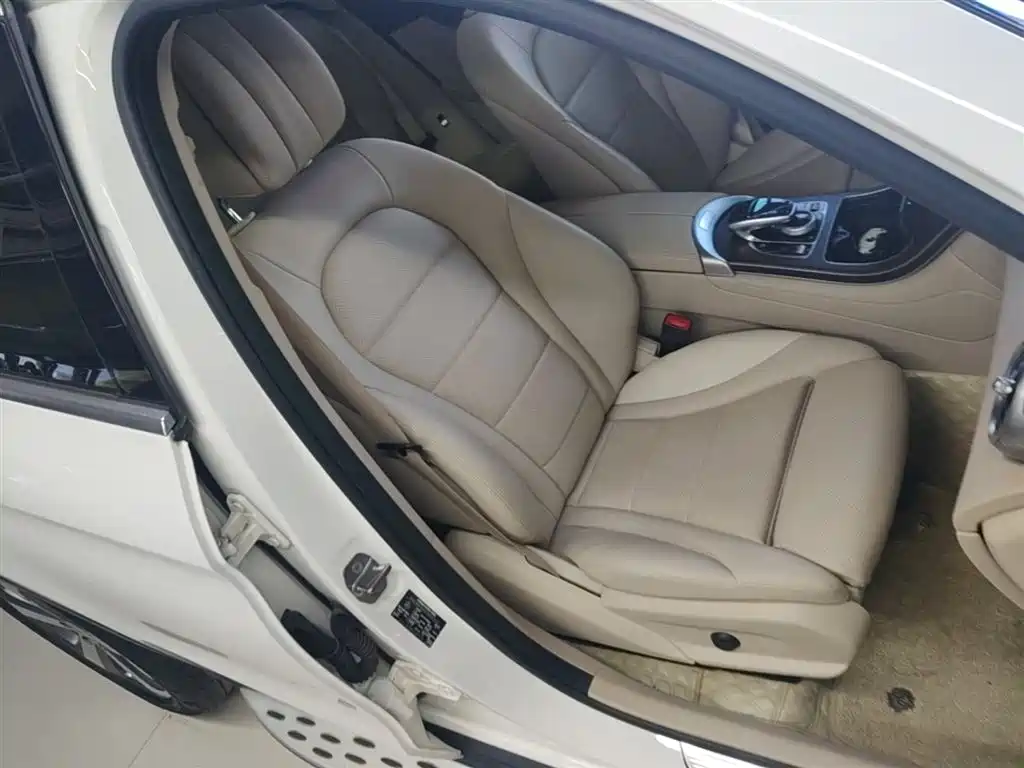 Mercedes-Benz GLC 2017 GLC 300 4MATIC Dynamic фото 25