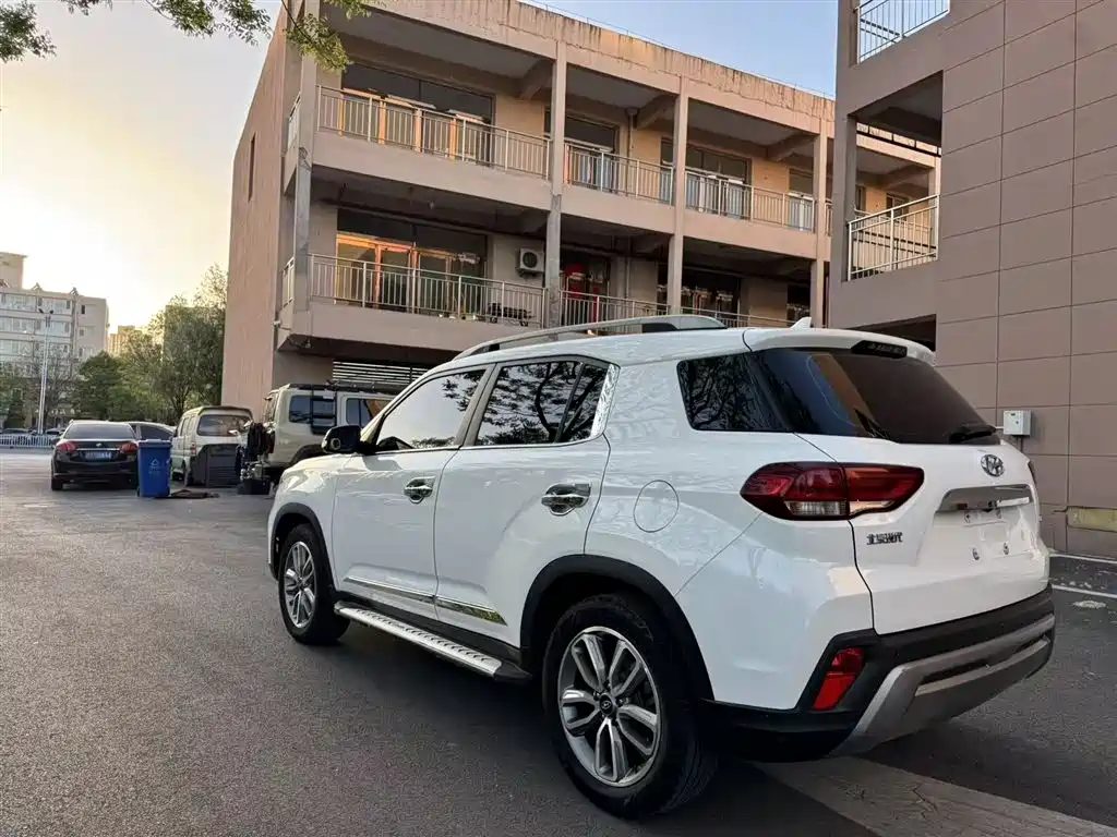Hyundai Beijing Hyundai ix35 2018 2.0L Automatic 2WD Zhiyong·Enjoyment Edition фото 10