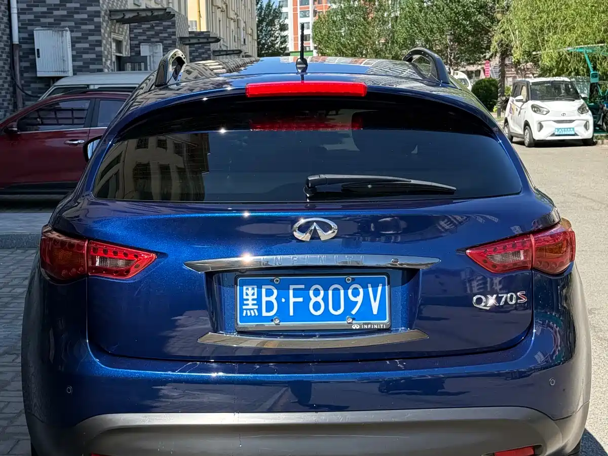 Infiniti QX70 2015 Model 3.7L Shadow Edition фото 5