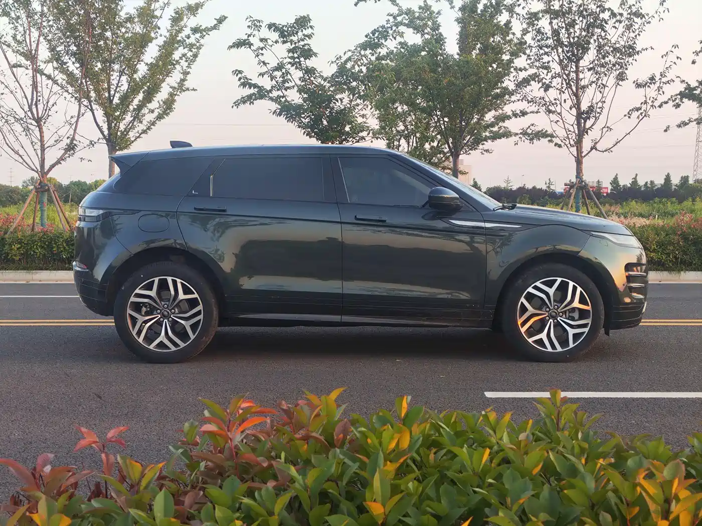 Land Rover Range Rover Evoque 2022 Facelift Range Rover Evoque L 249PS R-Dynamic Luxury фото 7