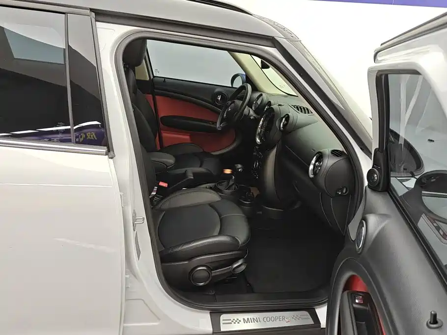MINI COUNTRYMAN 2016 2016 1.6T COOPER S ALL4 Equipment Package