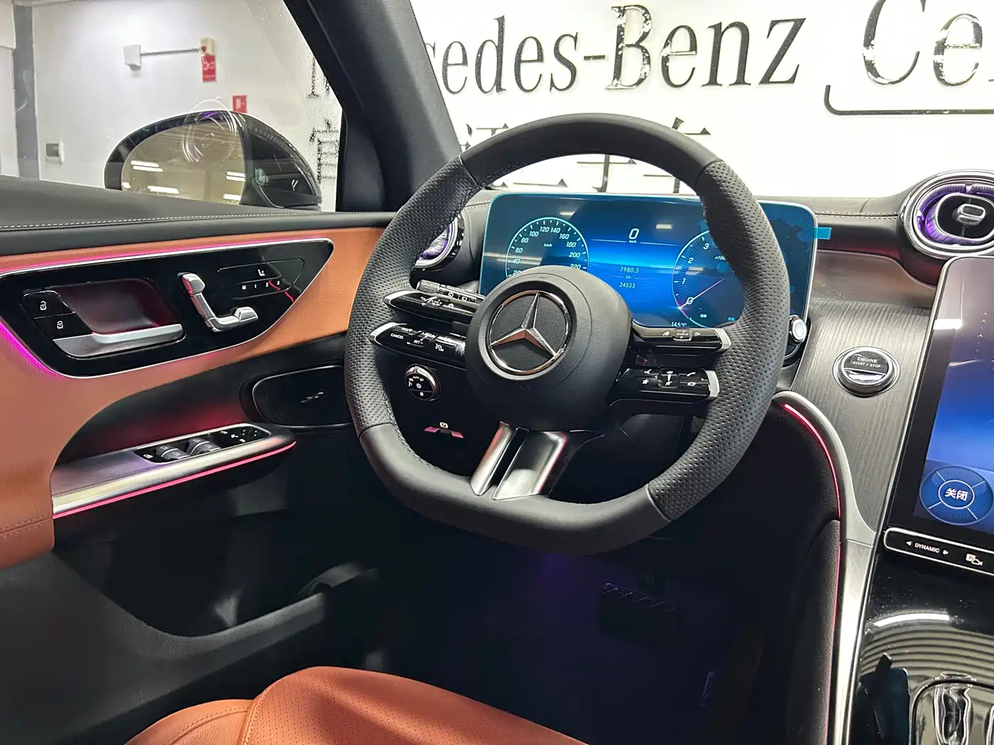 Mercedes-Benz GLC 2024 Facelift GLC 260 L 4MATIC Luxury 5-seater фото 12