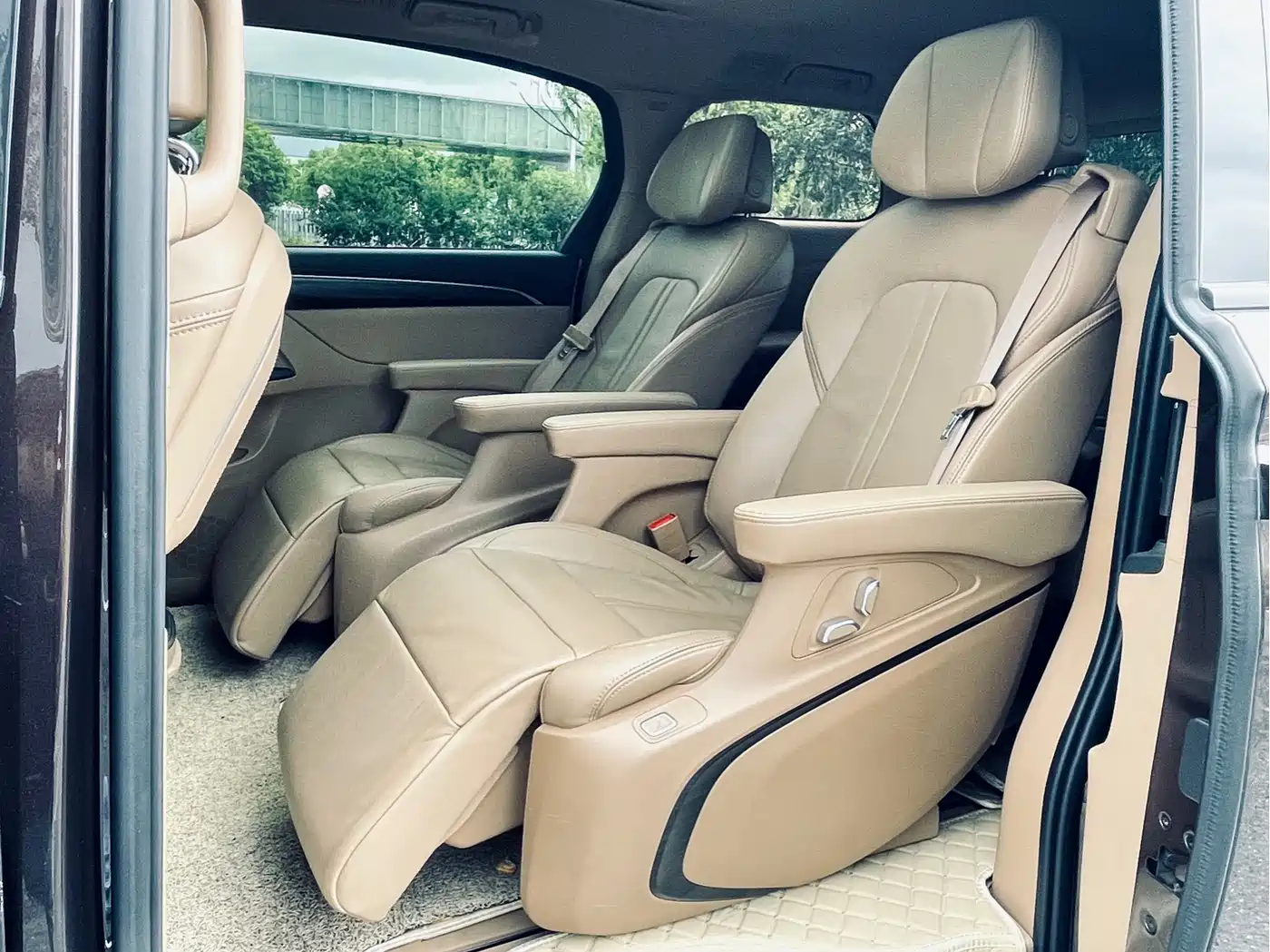 Buick GL8 2020 Model ES Landglory 653T Luxury фото 9