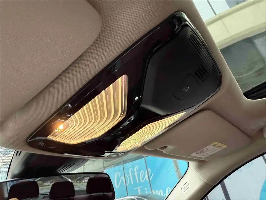 BMW 3 Series 2023 325Li M Sport Black Night Package фото 16