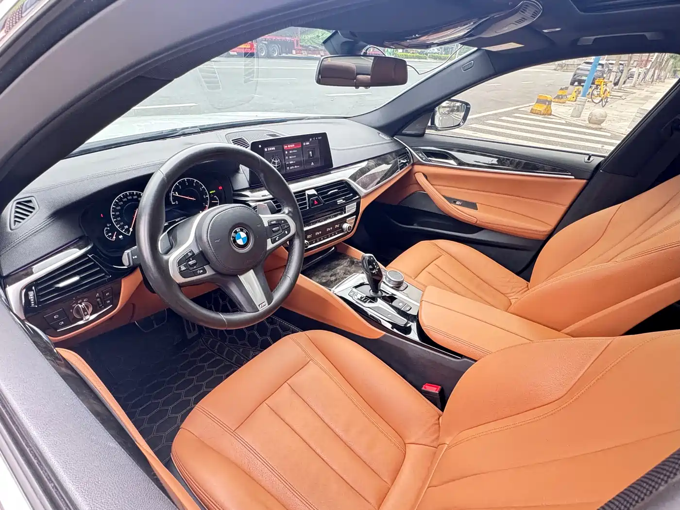 BMW 5 Series 2019 530Li Leading M Sport Package фото 12