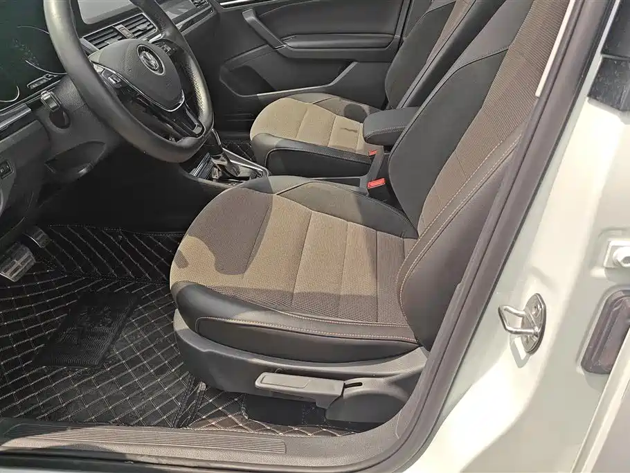 Volkswagen C-TREK 2018 230TSI DSG Comfort фото 9